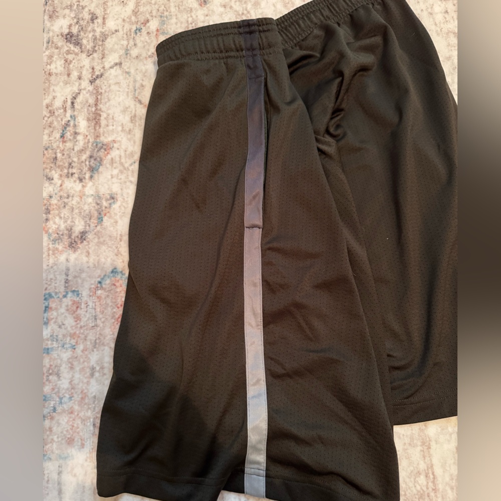 Under Armour Green and Gray Athletic Shorts XL